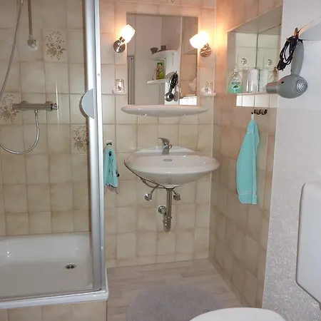 Rheingold Garni בית הארחה 3*